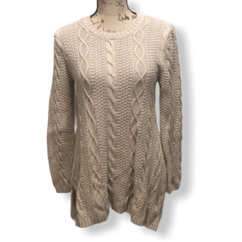 {Jeanne Pierre} Cable Knit Shark Bite Sweater